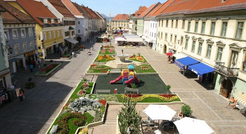 Hotel Die Zeit Sankt Veit an der Glan Bagian luar foto